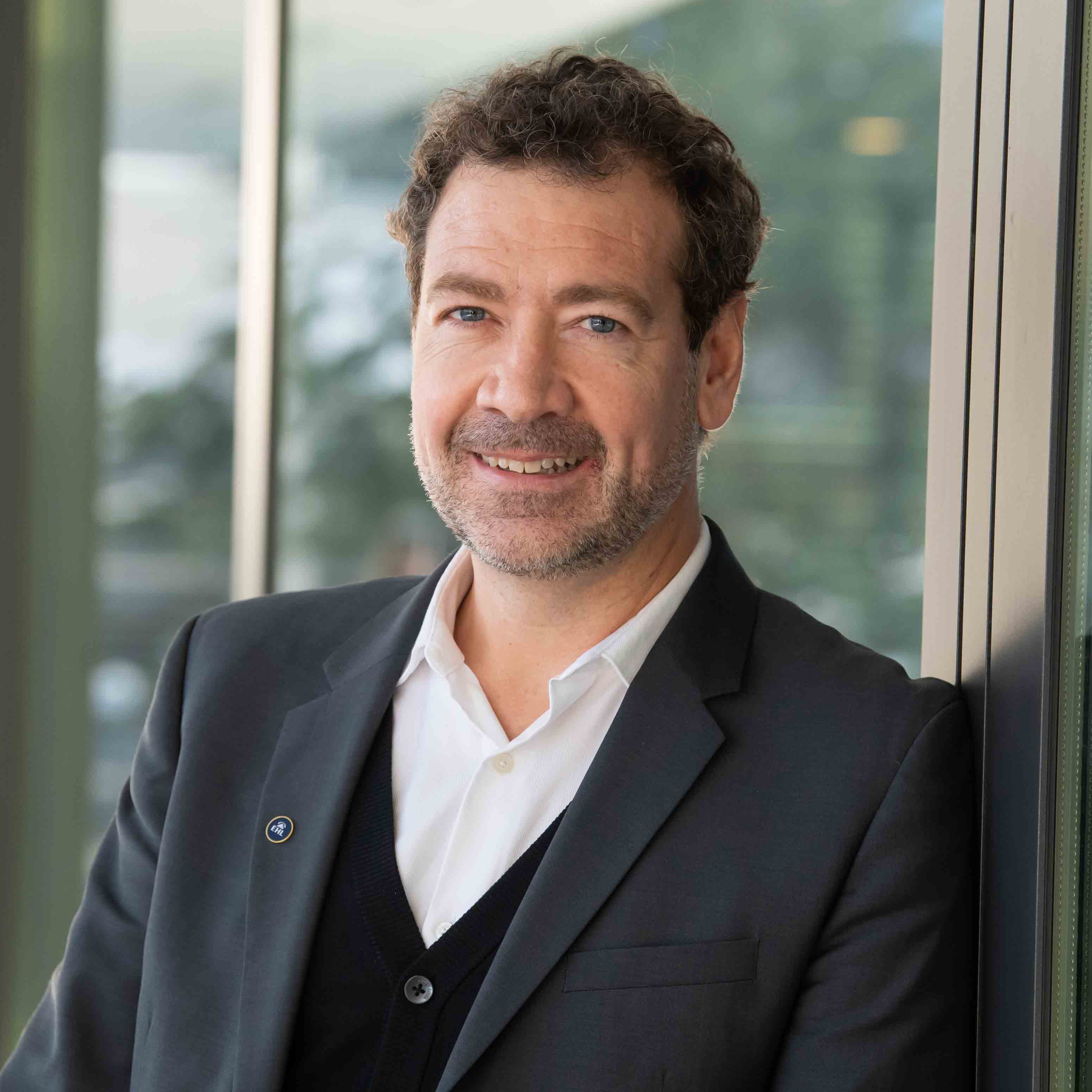 Dr Carlos Martin-Rios